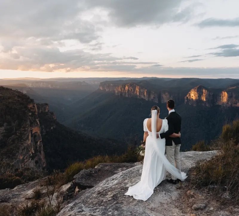 A clifftop elopement in the Blue Mountains