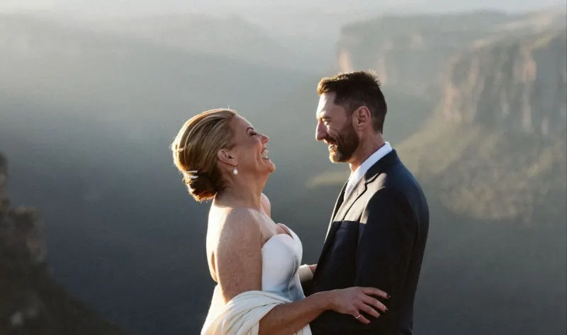 A clifftop elopement in the Blue Mountains