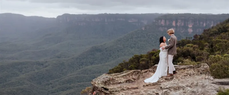 A clifftop elopement in the Blue Mountains