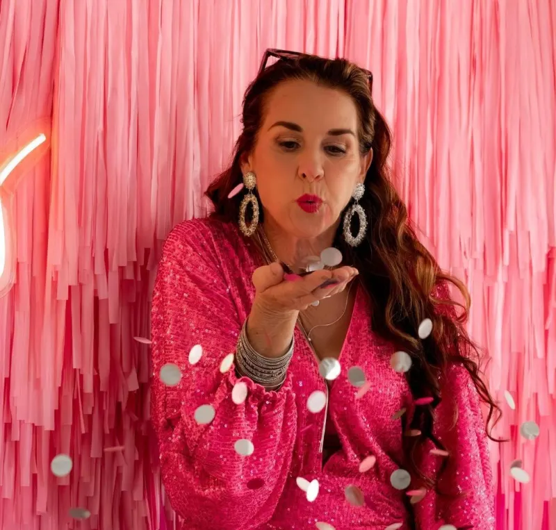 Louise Dewar, Hello Lucy Lou