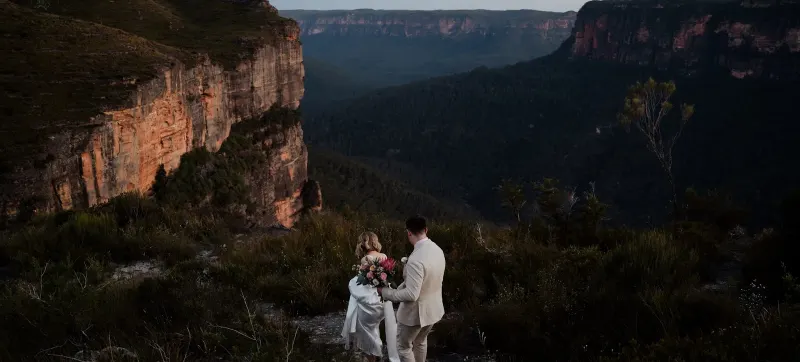 An elopement at Walls Lookout, Mt Tomah